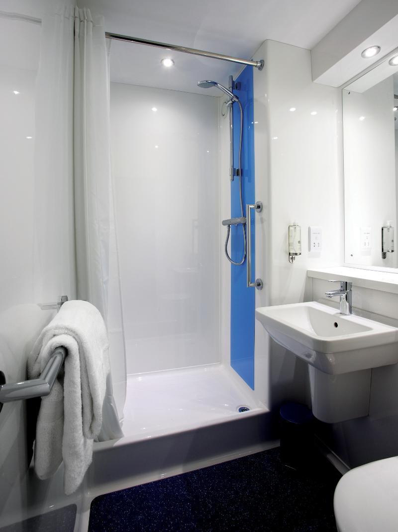 Travelodge London Richmond Central Exteriér fotografie